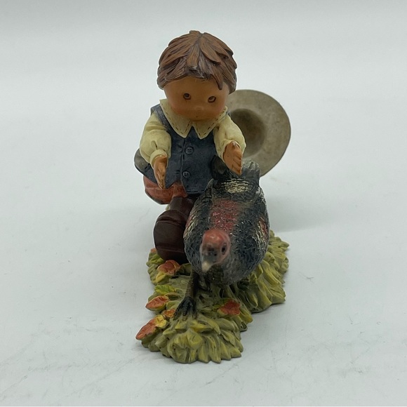 Friends of the Feather Pilgrim Boy - Picture 5 of 7